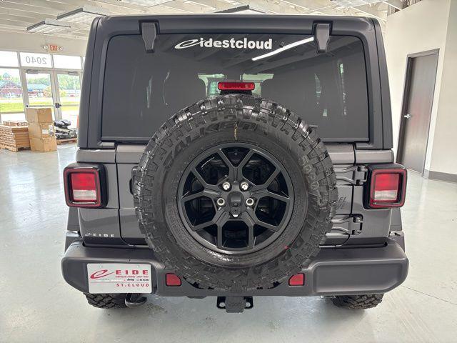 new 2025 Jeep Wrangler car, priced at $48,424