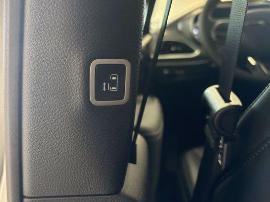 new 2026 Chrysler Pacifica car, priced at $44,376