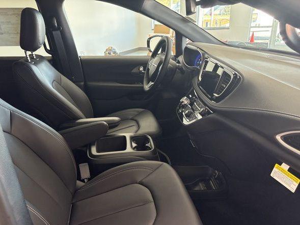 new 2026 Chrysler Pacifica car, priced at $44,376