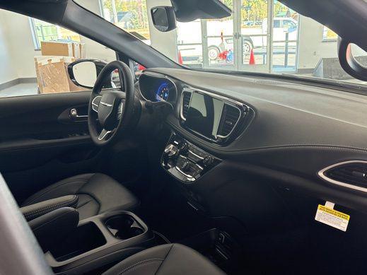 new 2026 Chrysler Pacifica car, priced at $44,376
