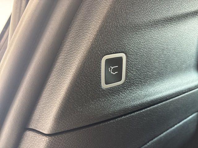 new 2026 Chrysler Pacifica car, priced at $44,376