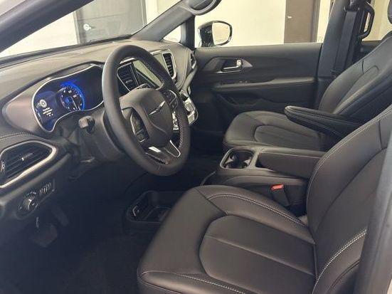 new 2026 Chrysler Pacifica car, priced at $44,376
