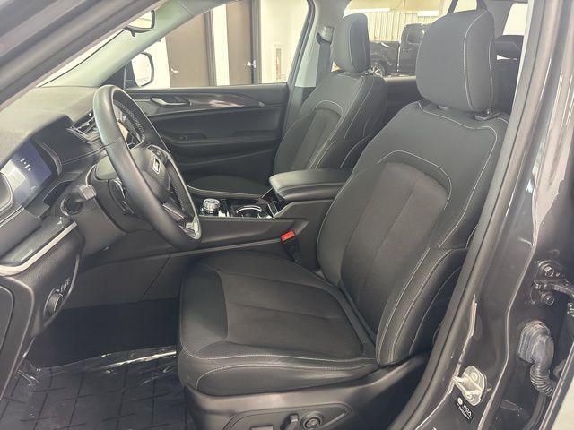 used 2022 Jeep Grand Cherokee car, priced at $27,000