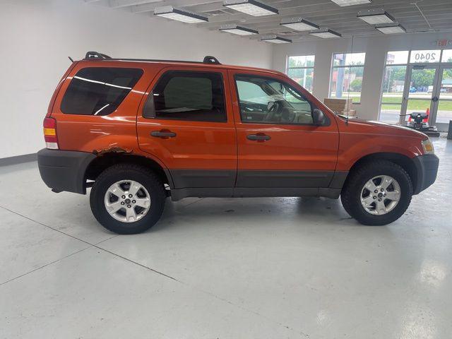 used 2006 Ford Escape car, priced at $4,000