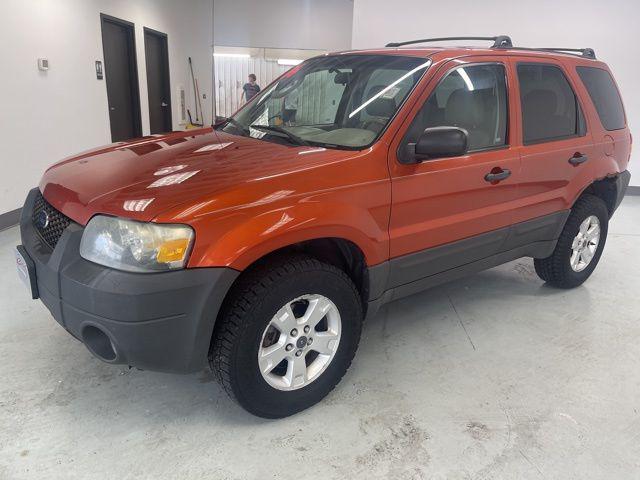 used 2006 Ford Escape car, priced at $4,000