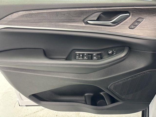 new 2025 Jeep Grand Cherokee car, priced at $47,726