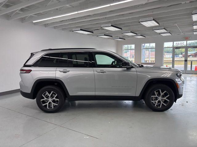 new 2025 Jeep Grand Cherokee car, priced at $47,726