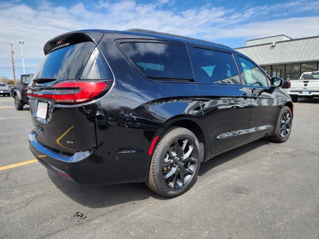 new 2024 Chrysler Pacifica car, priced at $48,022