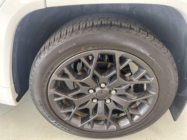 used 2025 Jeep Grand Cherokee car, priced at $54,000