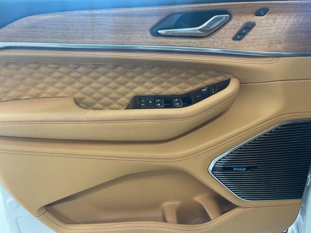 used 2025 Jeep Grand Cherokee car, priced at $54,000