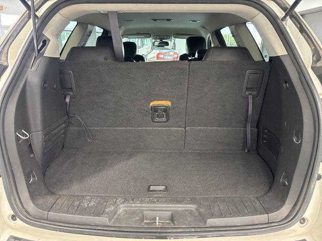 used 2015 Chevrolet Traverse car, priced at $6,000