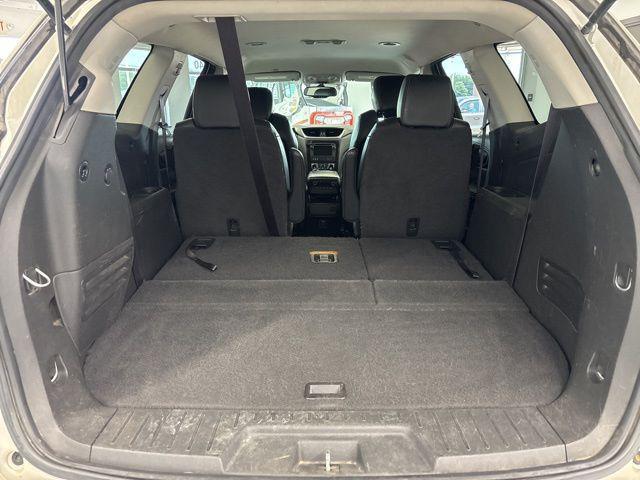 used 2015 Chevrolet Traverse car, priced at $6,000