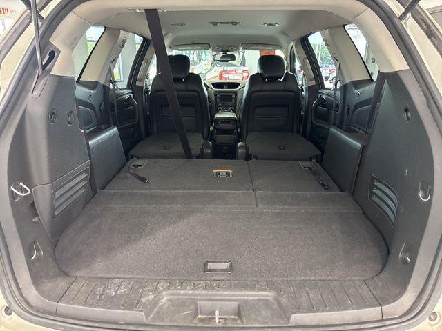 used 2015 Chevrolet Traverse car, priced at $6,000