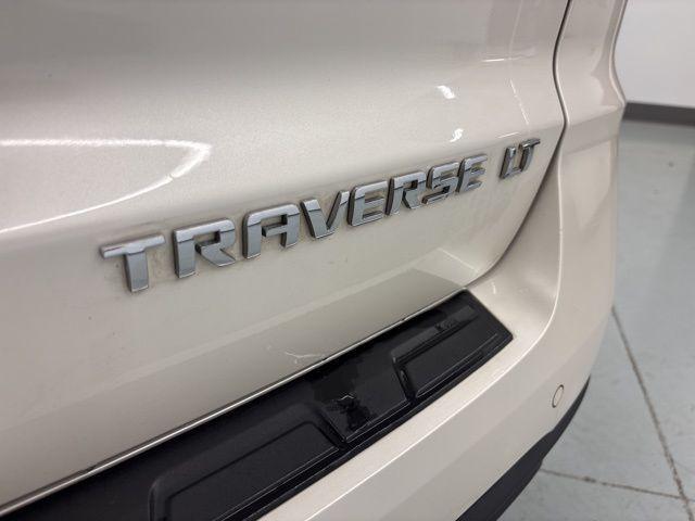 used 2015 Chevrolet Traverse car, priced at $6,000