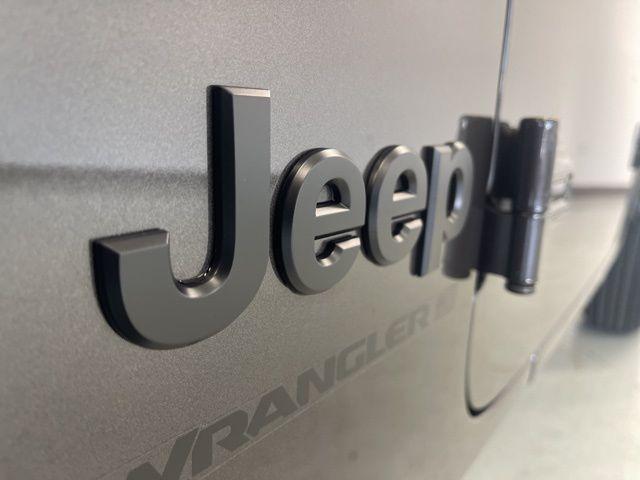 new 2025 Jeep Wrangler car, priced at $46,808
