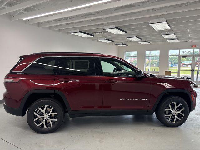 new 2025 Jeep Grand Cherokee car, priced at $44,881