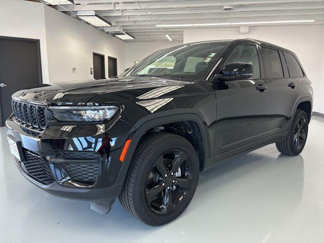 new 2024 Jeep Grand Cherokee car, priced at $39,860