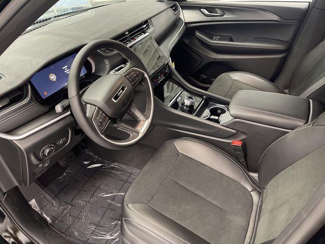 new 2025 Jeep Grand Cherokee car, priced at $43,413