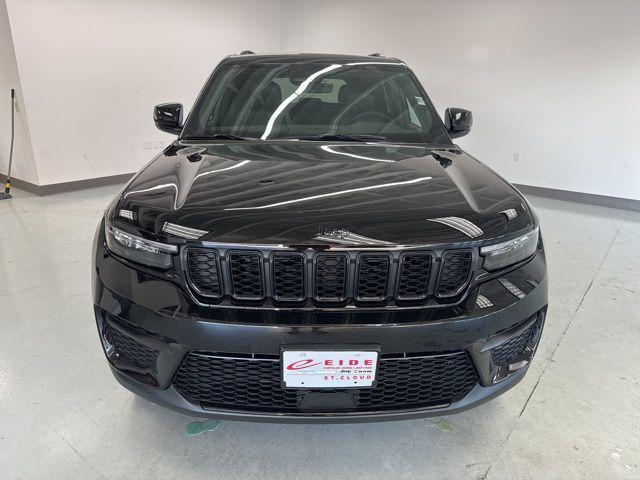 new 2025 Jeep Grand Cherokee car, priced at $43,413