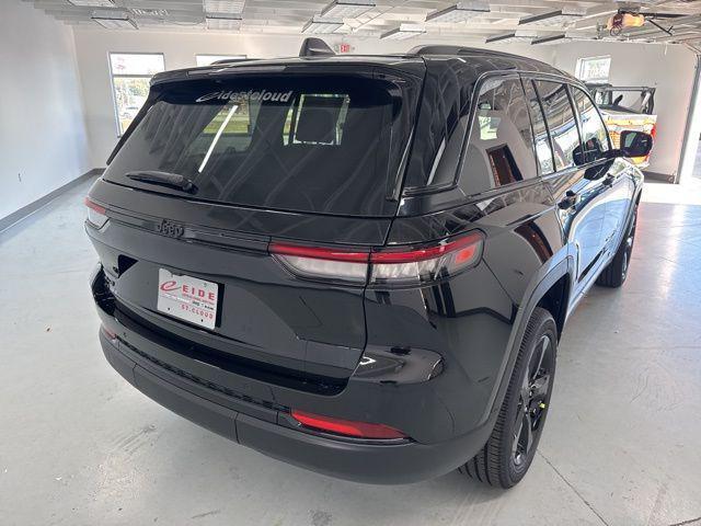 new 2025 Jeep Grand Cherokee car, priced at $43,413