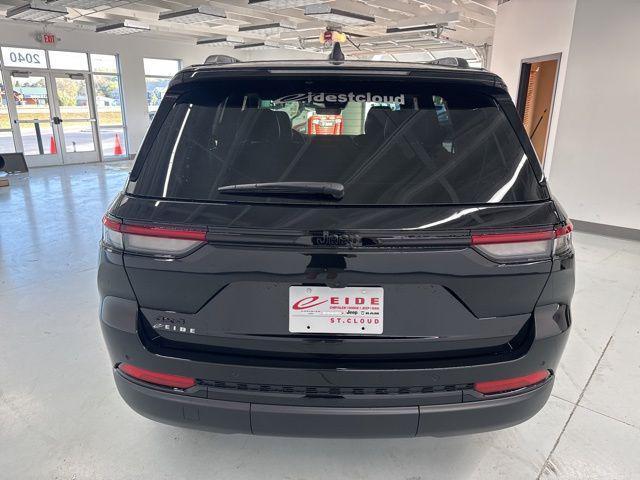 new 2025 Jeep Grand Cherokee car, priced at $43,413