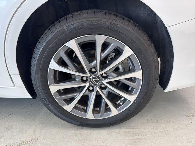 used 2024 Lexus ES 250 car, priced at $38,500