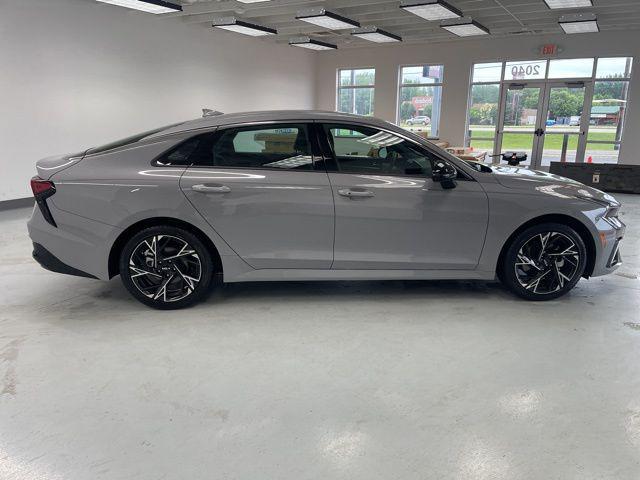 used 2025 Kia K5 car, priced at $27,500