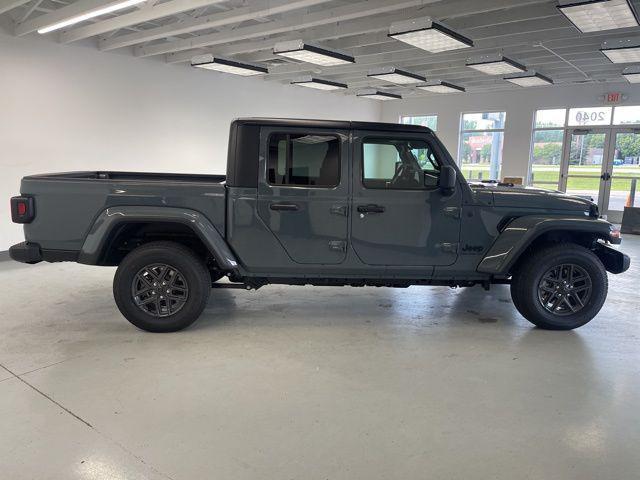 new 2025 Jeep Gladiator car, priced at $44,464