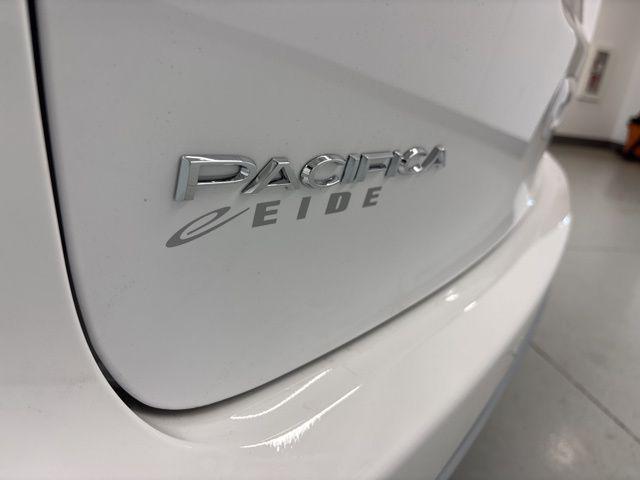 new 2025 Chrysler Pacifica car, priced at $41,596