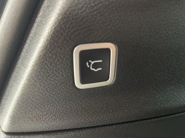 new 2025 Chrysler Pacifica car, priced at $41,596