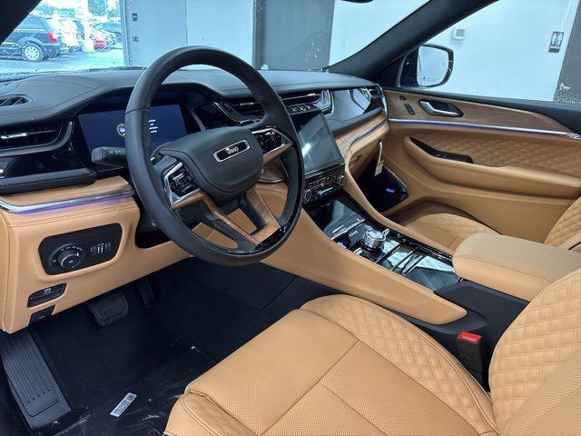 new 2025 Jeep Grand Cherokee car, priced at $61,654