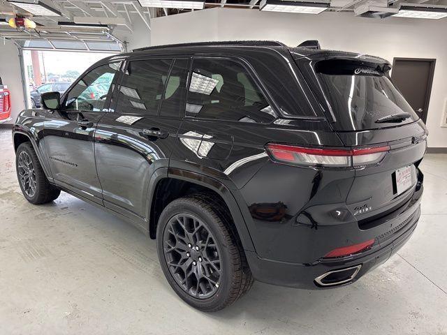 new 2025 Jeep Grand Cherokee car, priced at $61,654