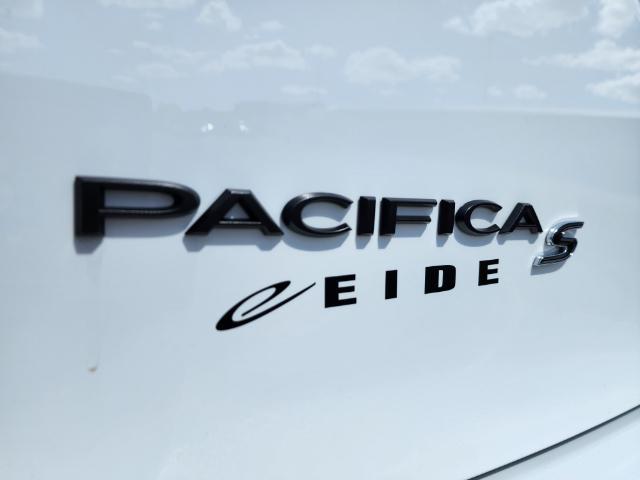 new 2024 Chrysler Pacifica car, priced at $44,004