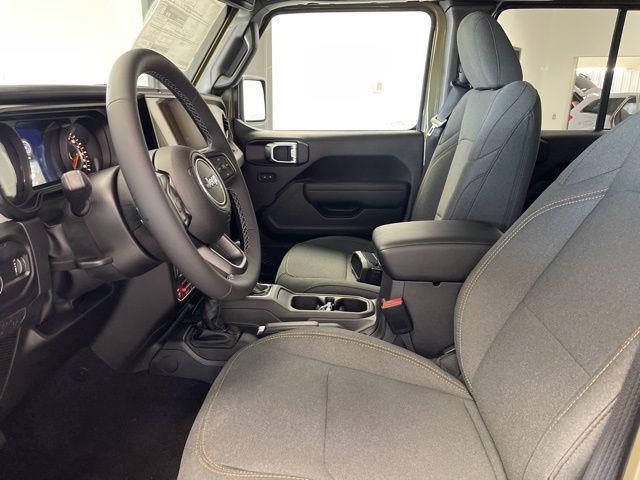 new 2025 Jeep Gladiator car, priced at $47,821