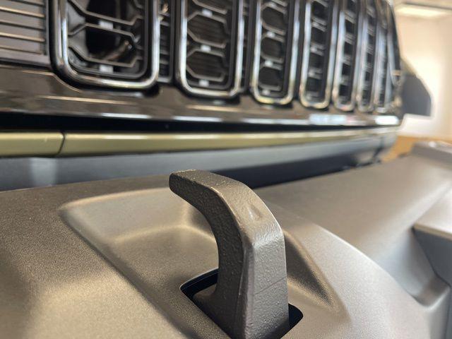 new 2025 Jeep Gladiator car, priced at $47,821