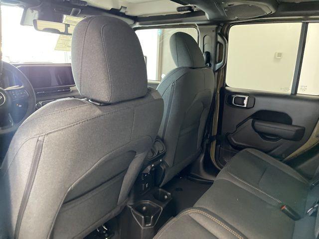 new 2025 Jeep Gladiator car, priced at $47,821