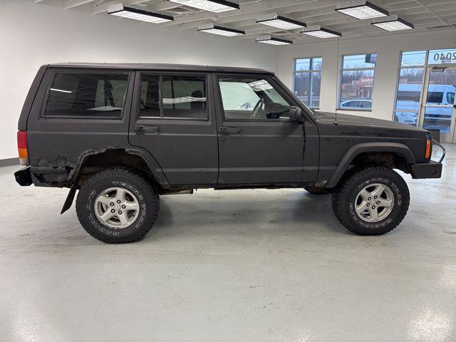 used 2000 Jeep Cherokee car, priced at $2,950