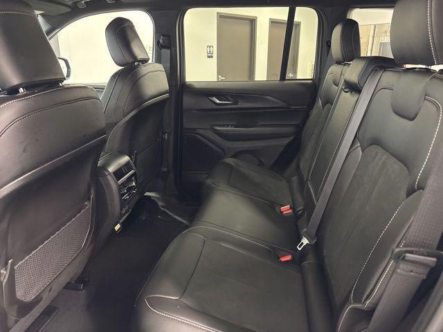 new 2025 Jeep Grand Cherokee car, priced at $41,982