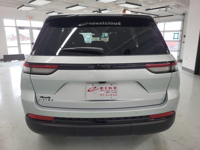 new 2025 Jeep Grand Cherokee car, priced at $41,982