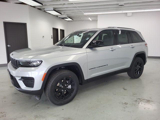 new 2025 Jeep Grand Cherokee car, priced at $41,982