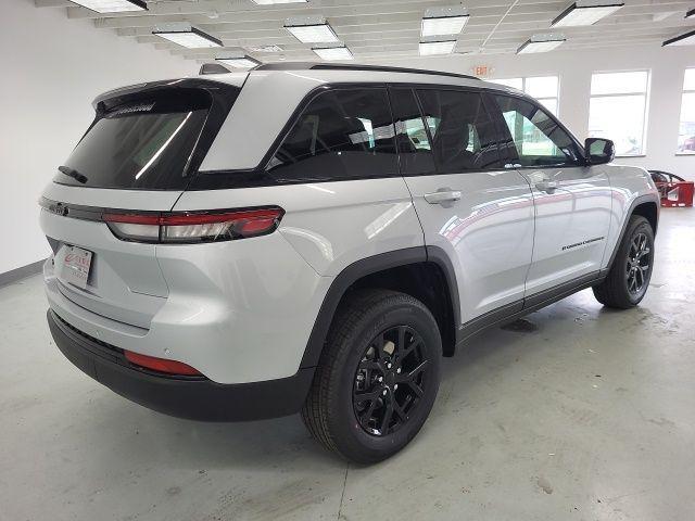 new 2025 Jeep Grand Cherokee car, priced at $41,982
