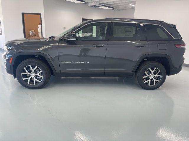 new 2024 Jeep Grand Cherokee car, priced at $41,128