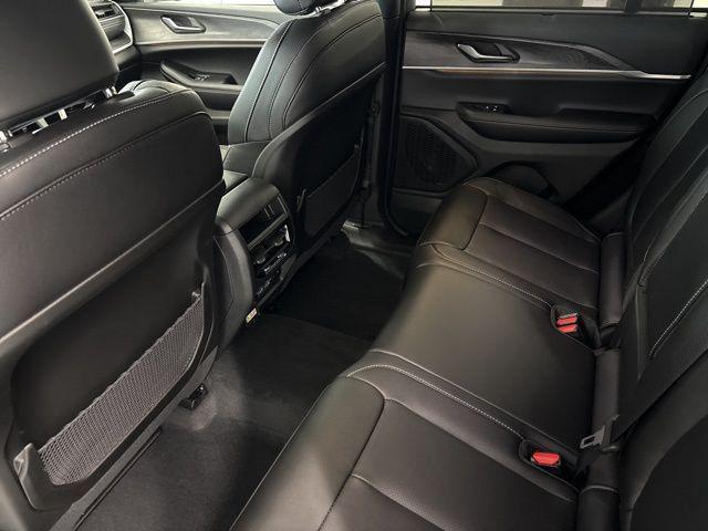 new 2025 Jeep Grand Cherokee car, priced at $46,301