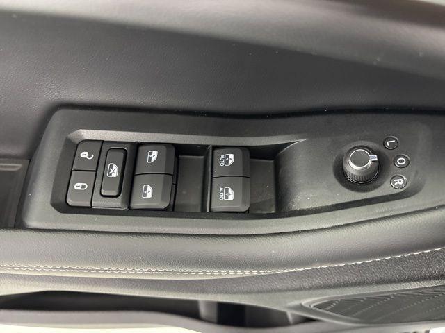 new 2025 Jeep Grand Cherokee car, priced at $46,301