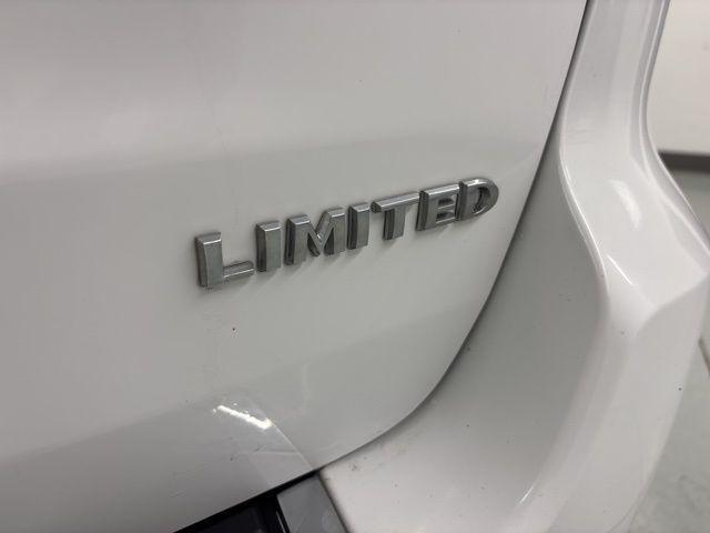 used 2015 Jeep Grand Cherokee car, priced at $10,000