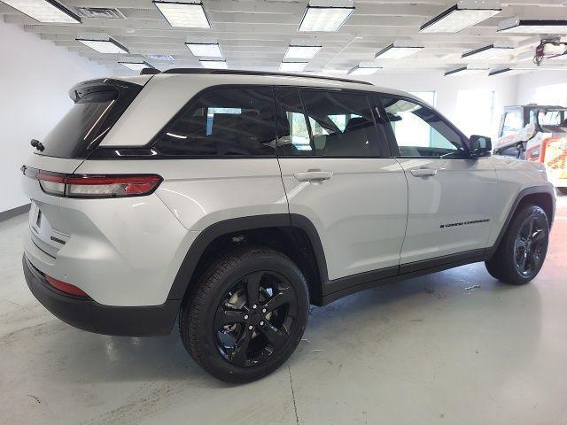 new 2025 Jeep Grand Cherokee car, priced at $45,164