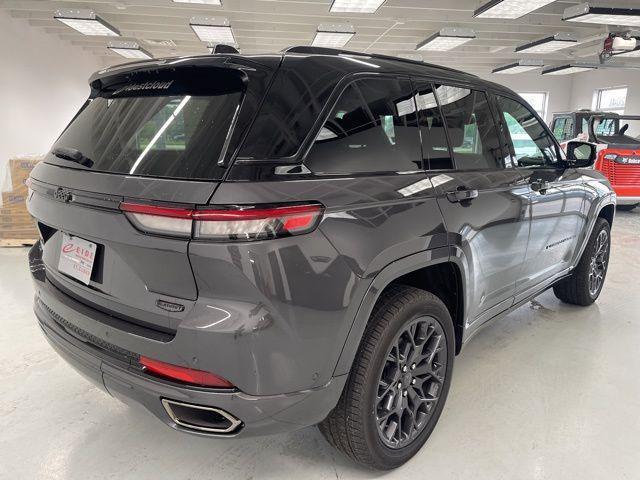 new 2025 Jeep Grand Cherokee car, priced at $60,904