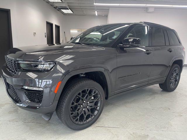 new 2025 Jeep Grand Cherokee car, priced at $60,904