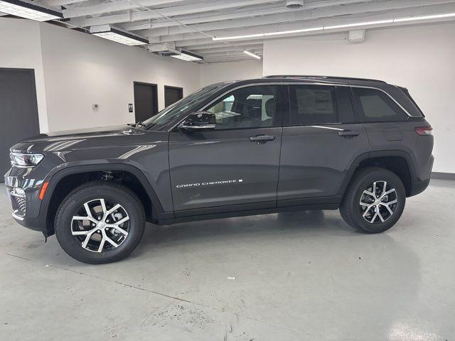 new 2025 Jeep Grand Cherokee car, priced at $44,315