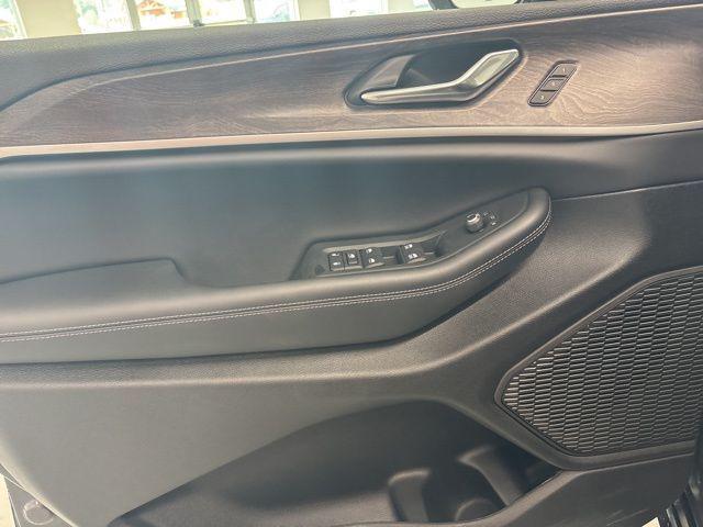 new 2025 Jeep Grand Cherokee car, priced at $44,315